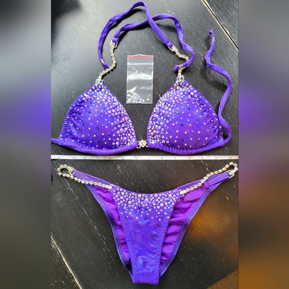 Competition Bikini - Picture 1 of 6